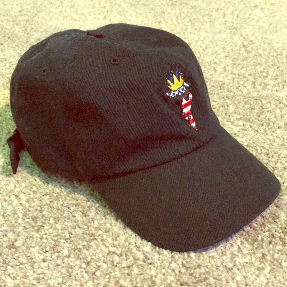 Black  baseball cap